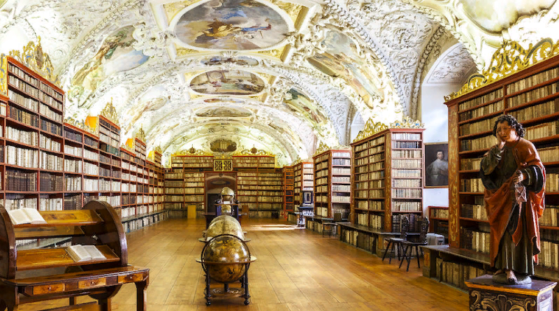 Поскольку библиотеки являются настоящими храмами знаний, они должны создаваться так, чтобы впечатлять и быть столь же грандиозными, как и тома, которые они содержат. Хотя их всего несколько, такие библиотеки существуют.