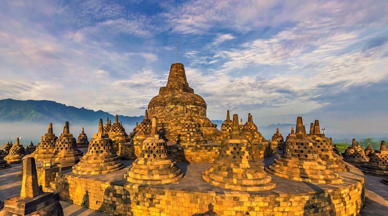 Это древнее место находится в Индонезии и, как полагают, напрямую связано с буддийским путем просветления.