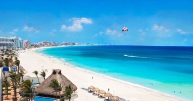 Мексика благословлена береговой линией протяженностью 10 000 км вдоль Тихого океана и Карибского моря. В результате здесь расположено бесчисленное множество пляжных направлений, предлагающих разнообразные развлечения для туристов