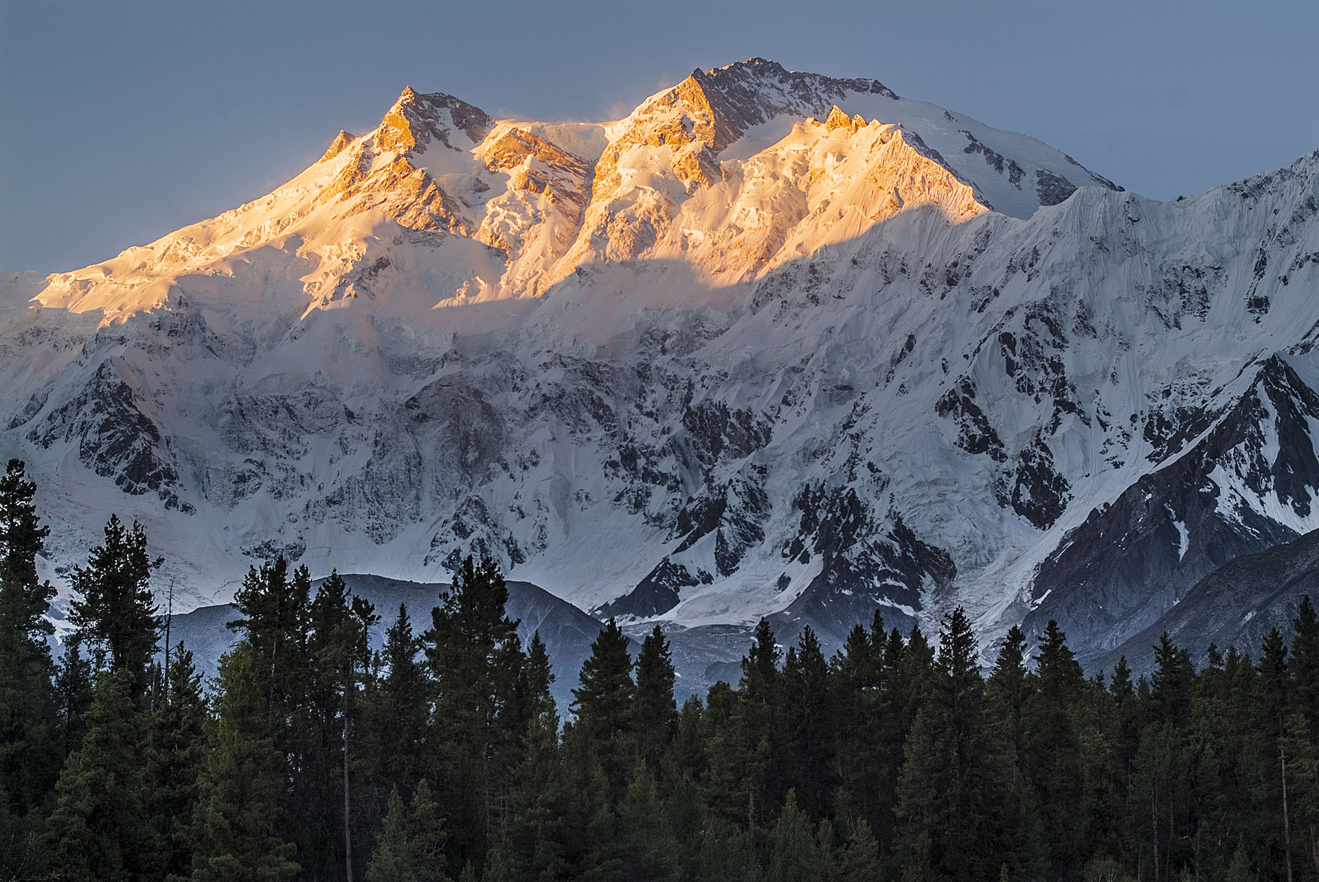 Самые высокие горы на земле уральские гималаи. Нанга Парбат гора. Нанга Парбат Пакистан. Нанга Парбат Гималаи. Гора Нангапарбат - (Диамир).
