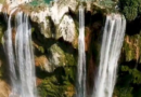 Водопад Тамул впадает в реку Тампаон в Сьюдад-Вальес, Мексика. Он возвышается примерно на 105 метров над красивой рекой и является самым высоким водопадом Сан-Луис-Потоси, мексиканского штата