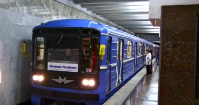 Свыше 9000 вагонов метро, выпущенных заводом, перевозят более 16 млн. пассажиров в 19 метрополитенах 11 стран мира.